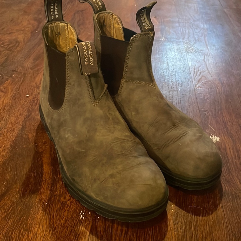Blundstones